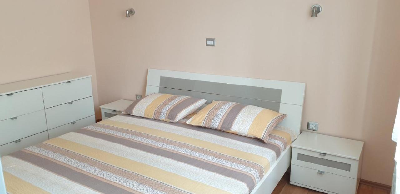 Lili Apartment Novigrad  Exterior photo